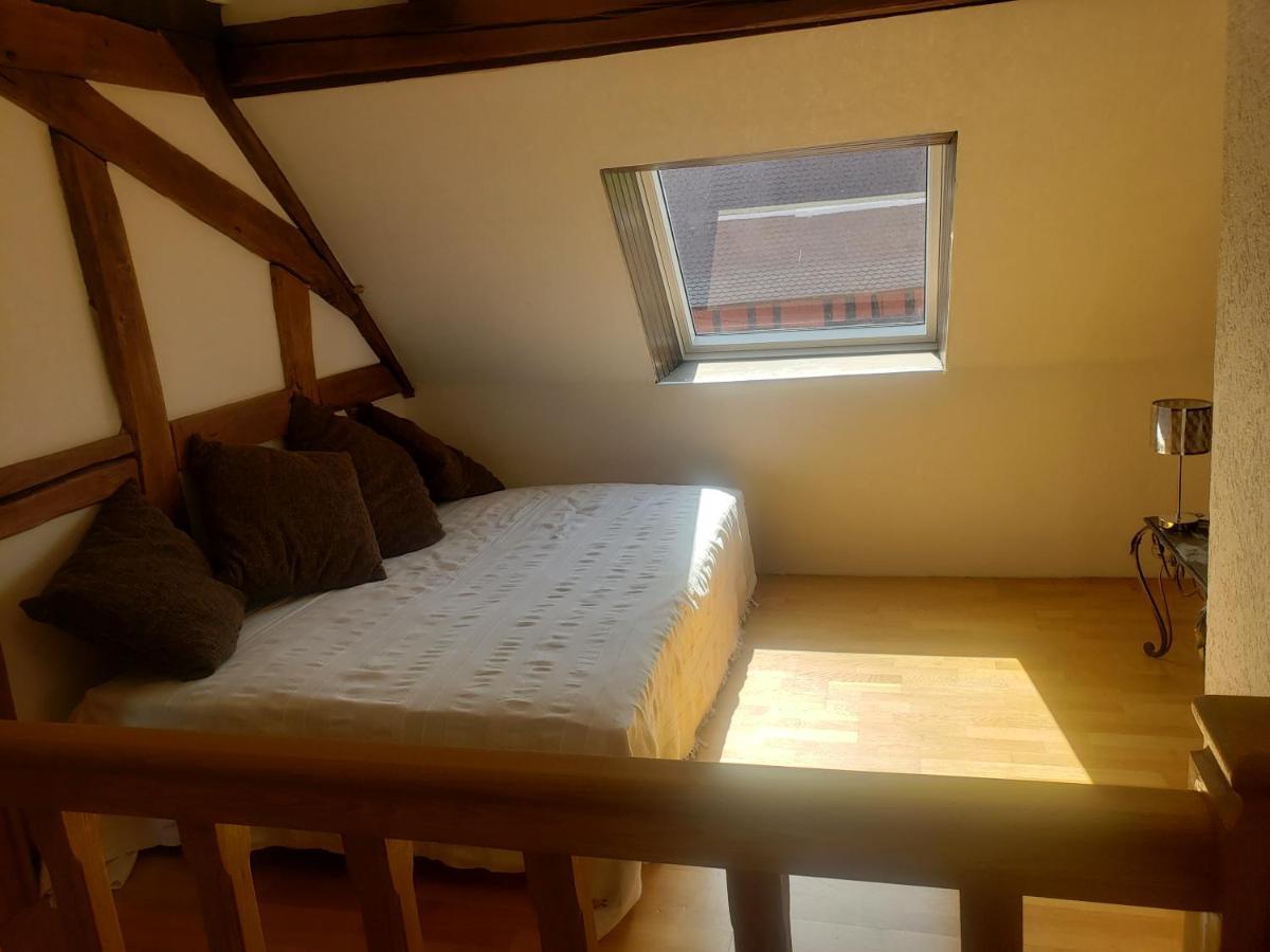 GITE AU PETIT RUISSEAU-Etage et combles-maison alsacienne 4 personnes 3 nuitées minimum Langensoultzbach Esterno foto
